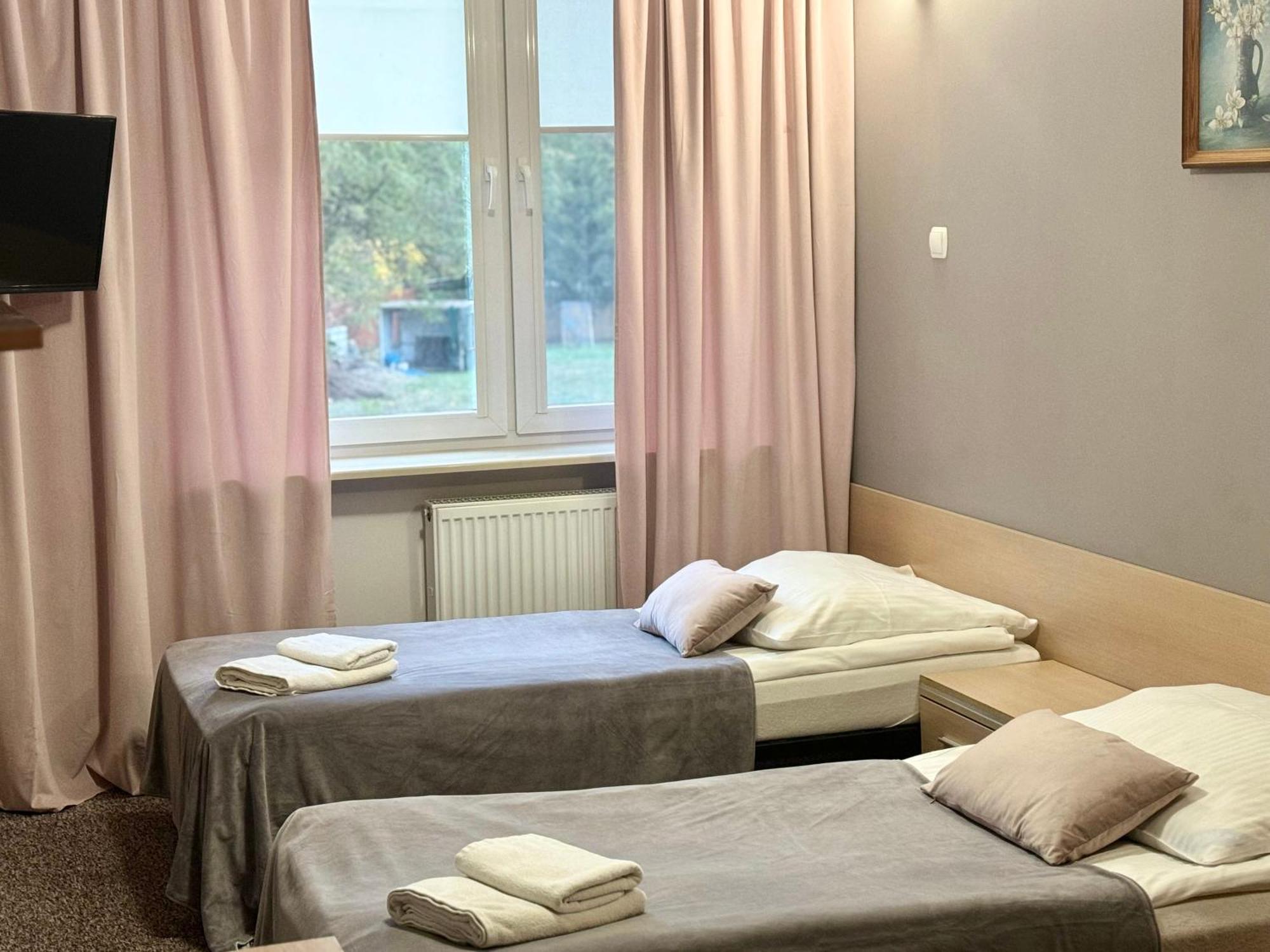 Sosnowe Zacisze Hotel Kleosin ภายนอก รูปภาพ